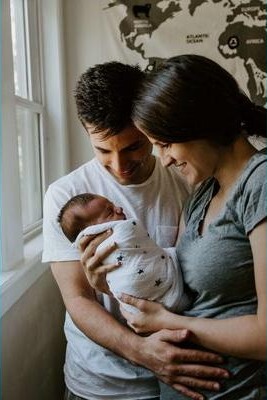 Nous sommes là pour vous soutenir dans vos rôles de parents et à grandir vous aussi aux côtés vos enfants.